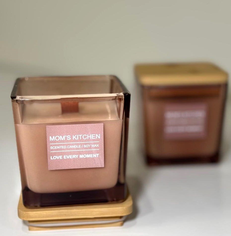 MOM'S KITCHEN-SCENTED CANDLE